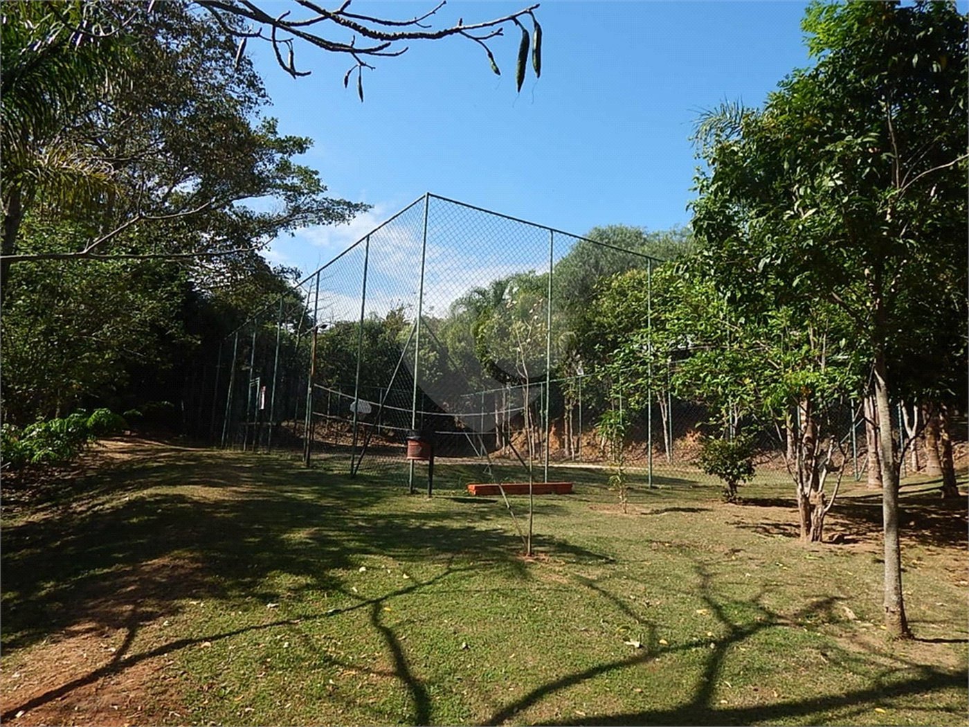 Casa à venda com 3 suítes no condomínio Recanto dos Paturis, Vinhedo - SP