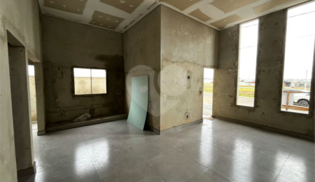 Casa à venda com 3 quartos, sendo 1 suíte,  no condomínio Residencial Tivolli, Itapetininga - SP
