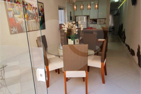 Sobrado à venda com 3 quartos, sendo 1 suíte,  em Jardim Leocádia, Sorocaba, SP