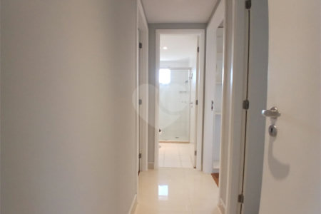 Cobertura à venda com 4 quartos, sendo 3 suítes,  em Cidade São Francisco, São Paulo, SP