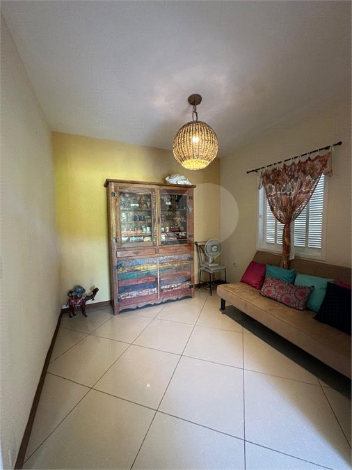 Casa em condomínio à venda com 3 quartos, sendo 2 suítes,  em Peró, Cabo Frio, RJ