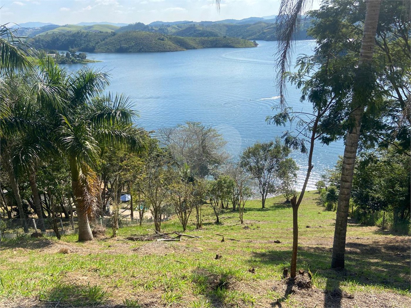Terreno à venda no condomínio Portal do Igaratá, Igaratá - SP