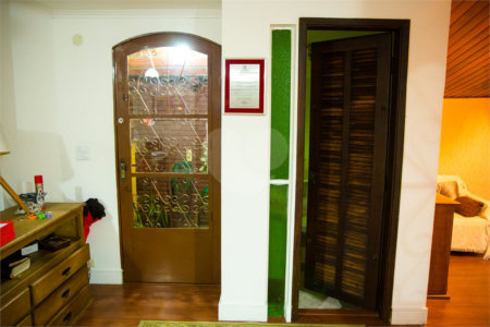 Casa Térrea à venda com 4 quartos, sendo 1 suíte,  em Super Quadra Morumbi, São Paulo, SP