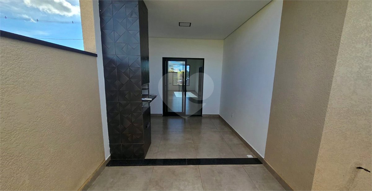 Casa à venda com 2 quartos, sendo 1 suíte, no condomínio Tivolli, Itapetininga - SP
