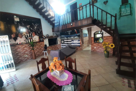 Casa à venda com 4 suítes em Santa Cruz, Rio de Janeiro, RJ
