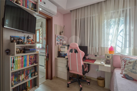 Casa Térrea à venda com 3 suítes em Granja Julieta, São Paulo, SP