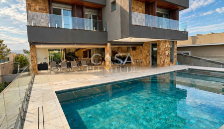 Casa nova no Saint Patrick com 926 m², 5 suítes, elevador e piscina aquecida, saúna em Sorocaba