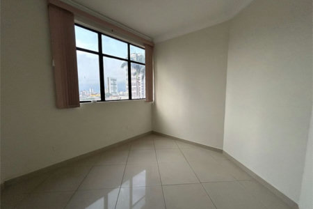 Sala Comercial à Venda no Gonzaga – Avenida Ana Costa – Santos/Sp