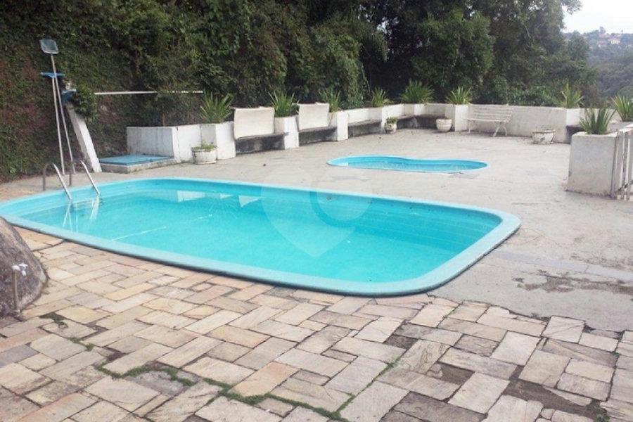 Casa à venda ou para alugar com 4 quartos, sendo 1 suíte, no condomínio Estrada Armando Barbosa ,6300, Mairiporã - SP