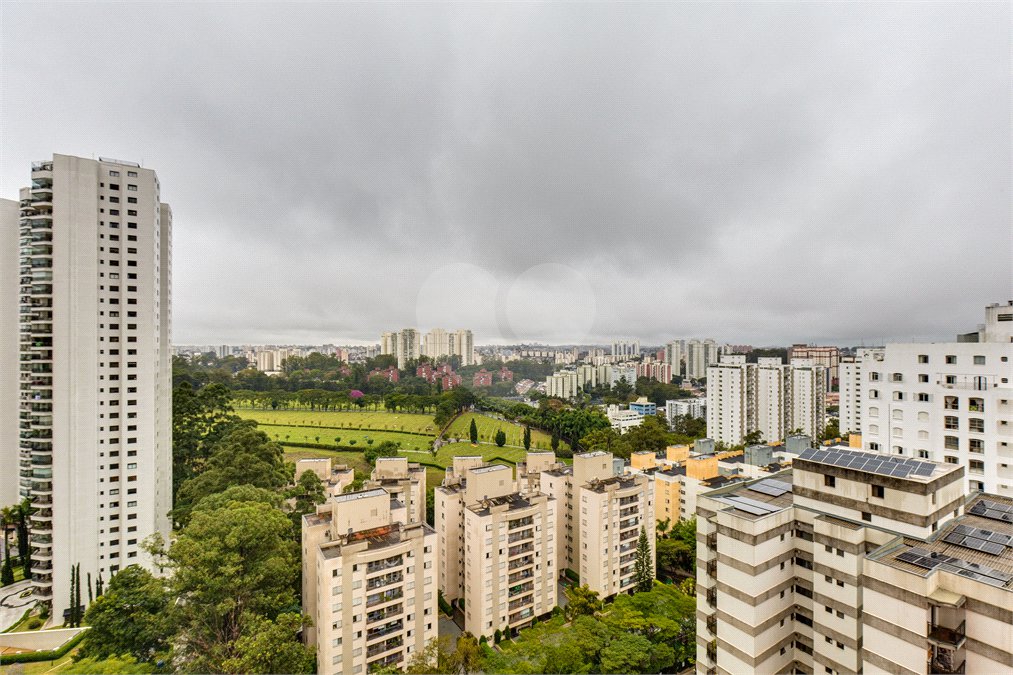 Apartamento à venda com 4 suítes em Vila Sofia, São Paulo, SP