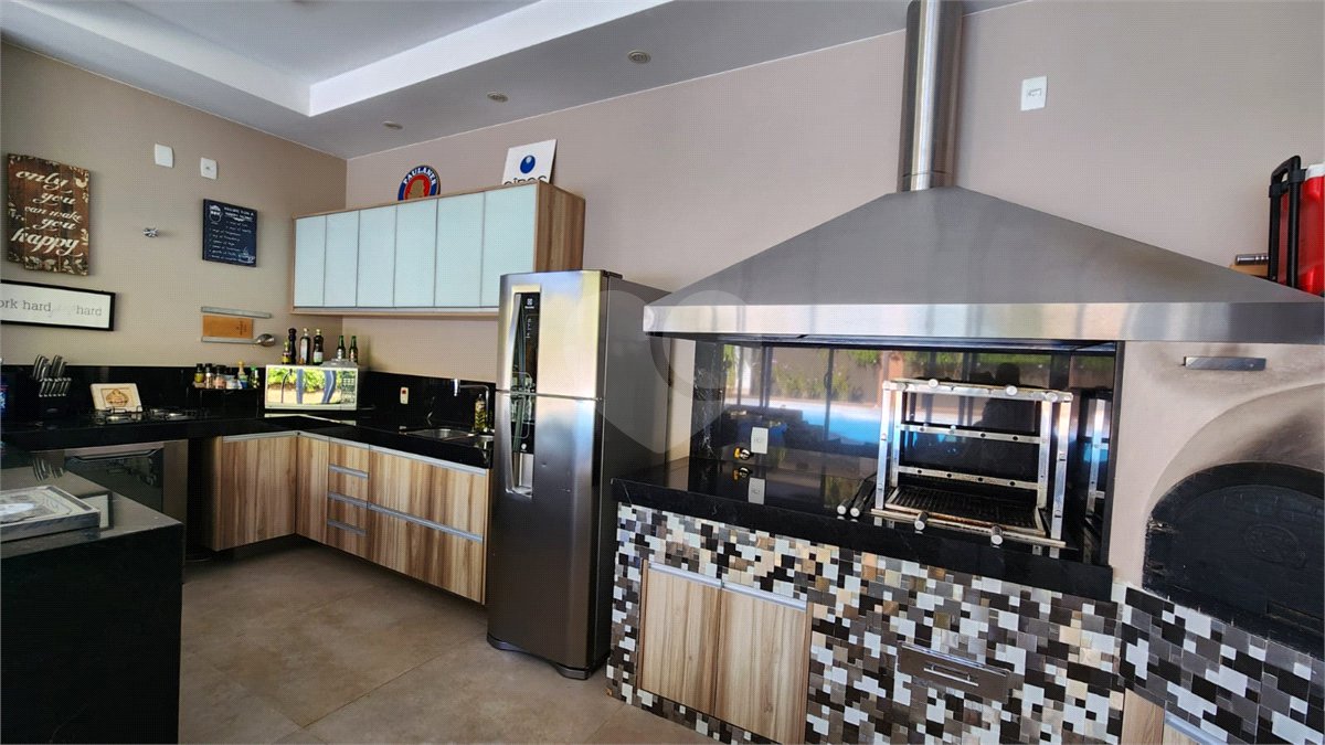 Casa à venda ou para alugar com 5 suítes no condomínio Residencial Jardim Primavera, Louveira - SP