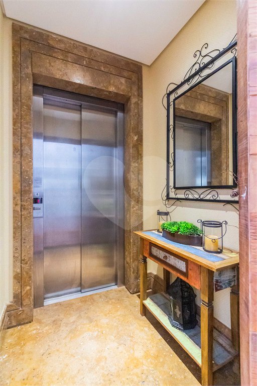 Apartamento à venda com 3 suítes em Vila Cordeiro, São Paulo, SP