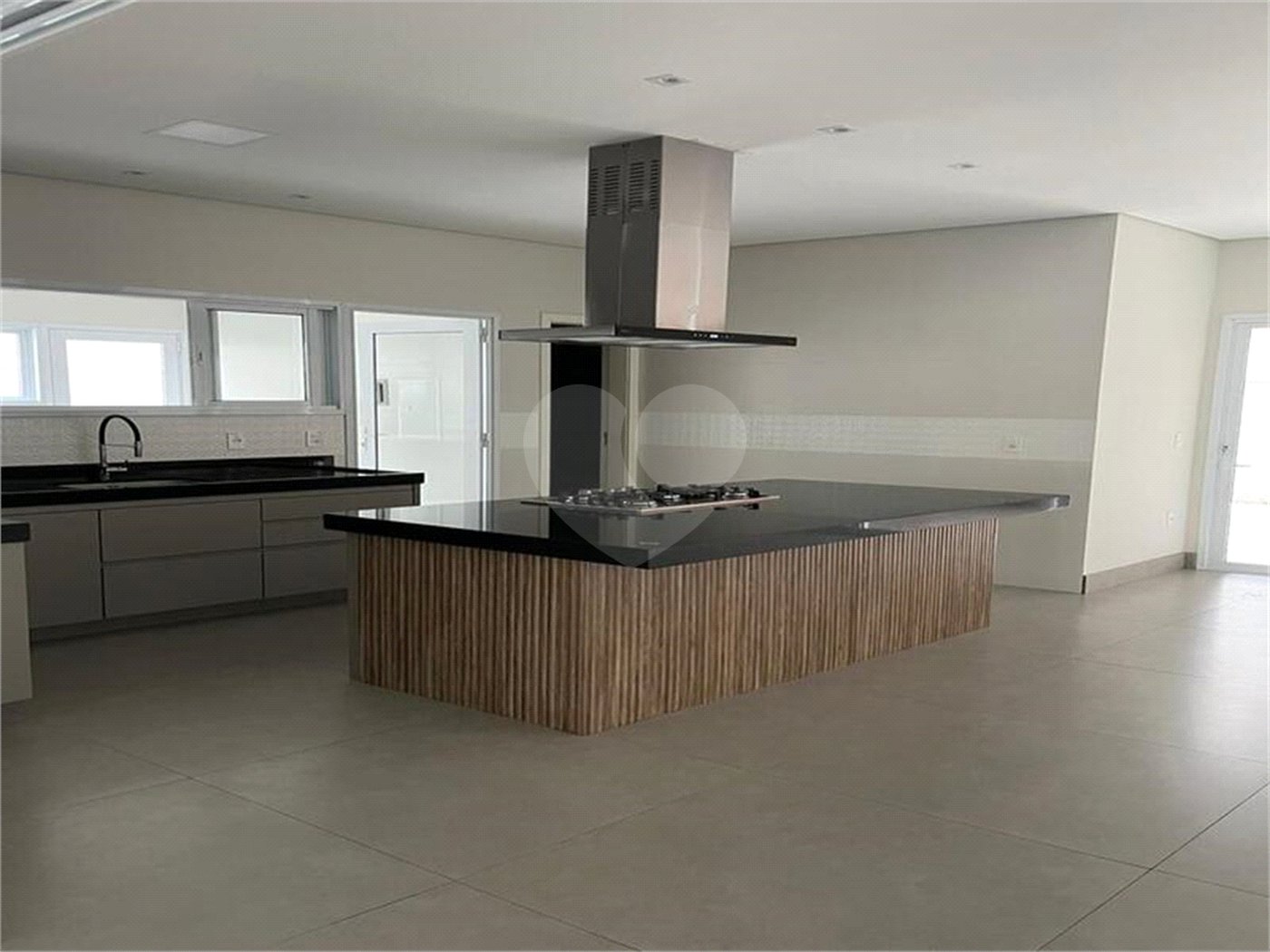 Casa à venda com 3 suítes no condomínio Jardim Residencial Dona Lucilla, Indaiatuba - SP