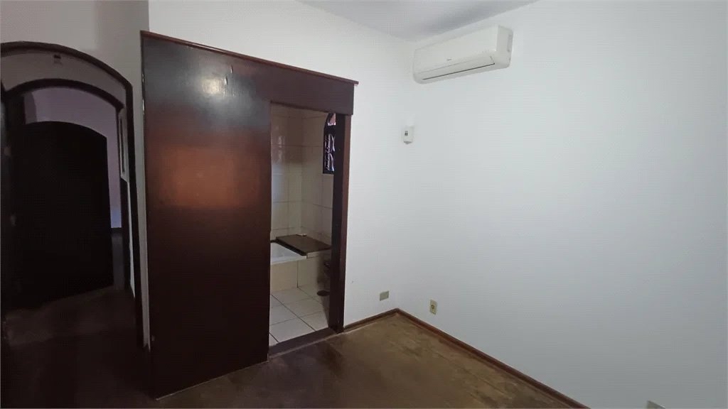 Sobrado à venda com 5 quartos, sendo 2 suítes, em Parque Continental, São Paulo, SP