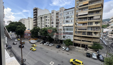 Apartamento à venda com 3 quartos, sendo 1 suíte,  em Tijuca, Rio de Janeiro, RJ