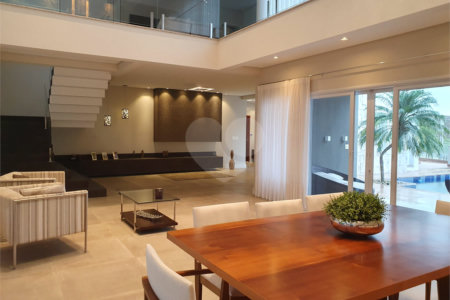 Casa à venda com 4 suítes no condomínio Residencial Jaguary, São José dos Campos - SP