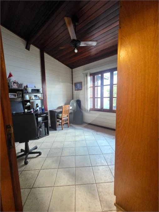 Casa à venda com 3 quartos, sendo 1 suíte, no condomínio Estância Marambaia, Vinhedo - SP