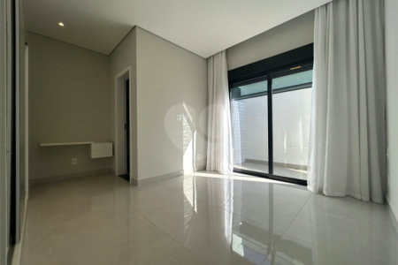 Casa à venda com 3 quartos, sendo 1 suíte,  no condomínio Le France, Sorocaba - SP