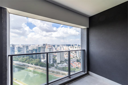 Apartamento à venda ou para alugar com 4 quartos, sendo 3 suítes, em Jardim Morumbi, São Paulo, SP