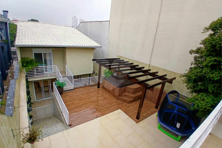 Sobrado à venda com 3 suítes em Santana, São Paulo, SP