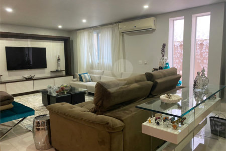 Casa à venda com 4 suítes no condomínio Granja Morumbi, São Paulo - SP