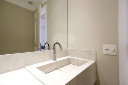 Apartamento à venda com 3 quartos, sendo 1 suíte,  em Vila Anastácio, São Paulo, SP
