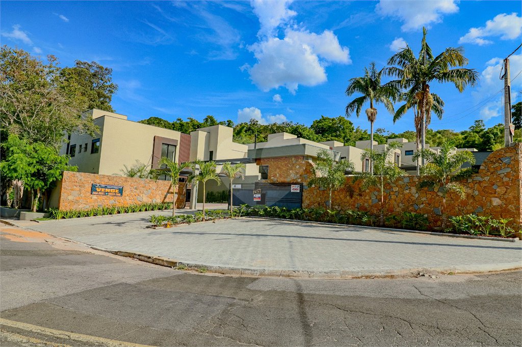 Casa em condomínio à venda com 3 suítes em Vila Santista, Atibaia, SP