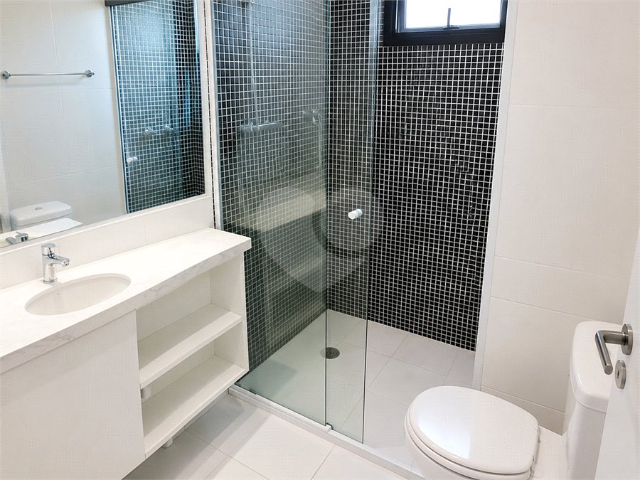 Apartamento à venda com 3 suítes em Moema, São Paulo, SP
