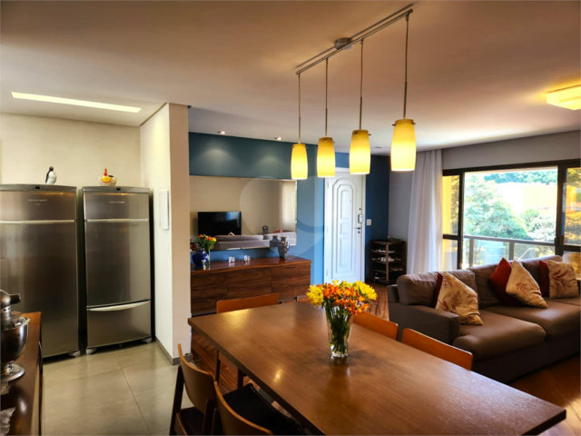 Apartamento à venda com 3 quartos, sendo 2 suítes,  em Vila Olímpia, São Paulo, SP