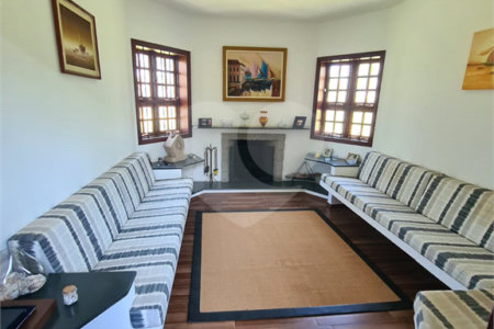 Chácara à venda com 4 quartos, sendo 2 suítes, em Parque Valinhos, Valinhos, SP