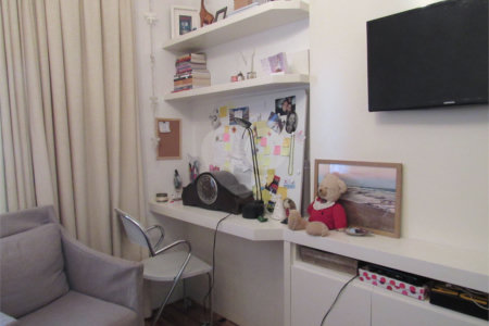 Apartamento à venda com 4 quartos, sendo 3 suítes, em Jardim Londrina, São Paulo, SP