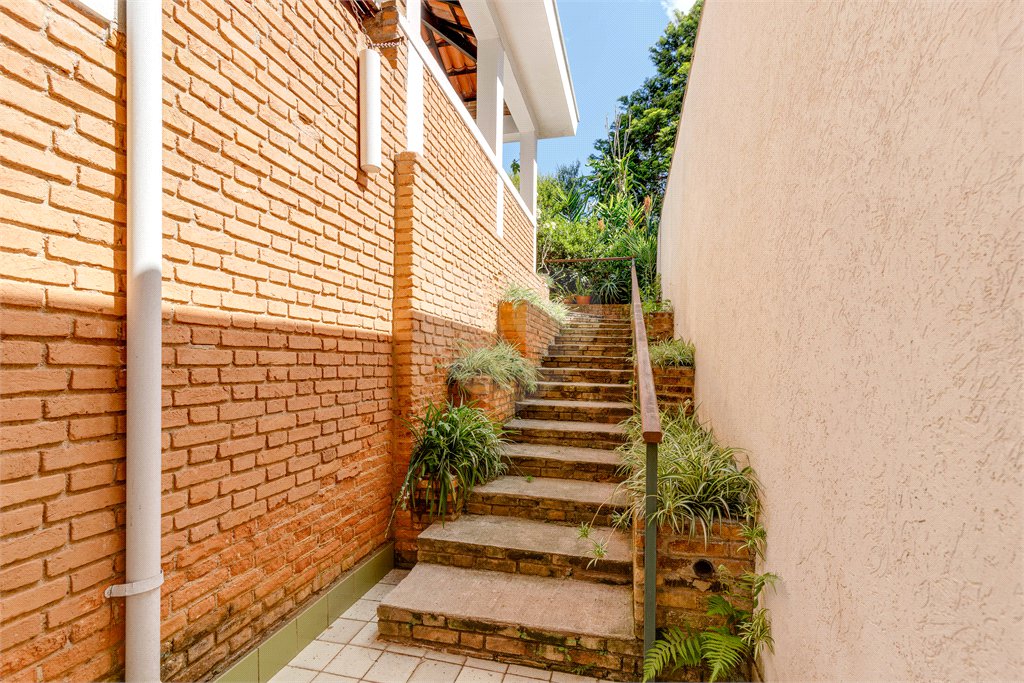 Casa Térrea à venda com 4 quartos, sendo 1 suíte, em Chácara Monte Alegre, São Paulo, SP