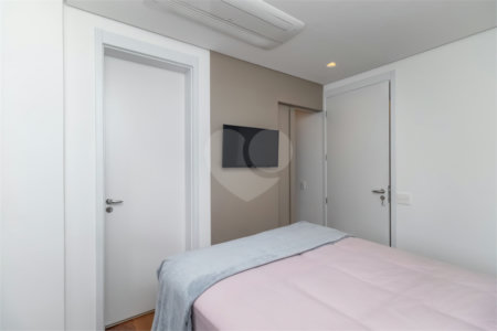 Apartamento à venda com 3 suítes em Campo Belo, São Paulo, SP