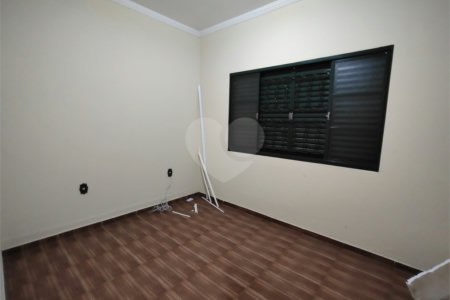 Casa para alugar com 4 quartos, sendo 1 suíte, em Vila Judite, Itapetininga, SP