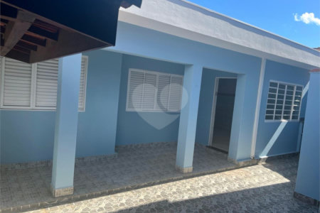 Casa à venda com 3 quartos em Jardim Itália, Itapetininga, SP