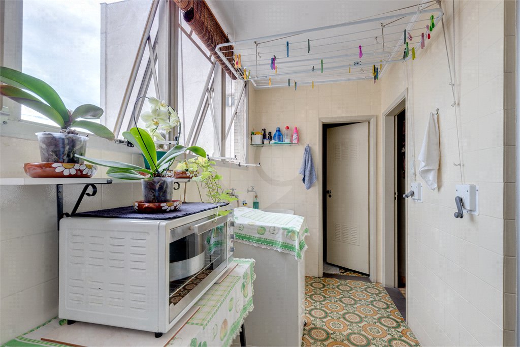 Apartamento à venda com 4 quartos, sendo 1 suíte,  em Chácara Santo Antônio, São Paulo, SP