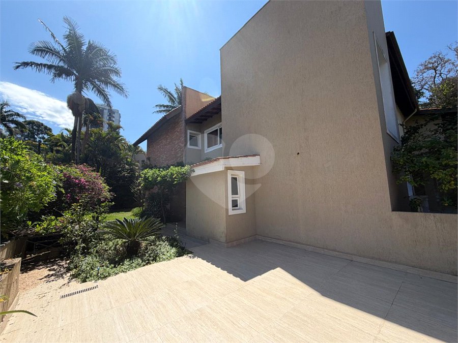 Casa à venda ou para alugar com 4 quartos, sendo 3 suítes, em Alto da Boa Vista, São Paulo, SP
