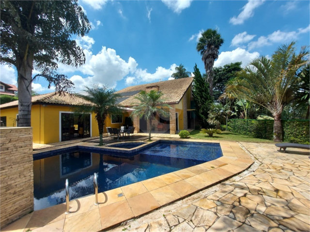 Casa à venda com 5 suítes em Canguera, São Roque, SP