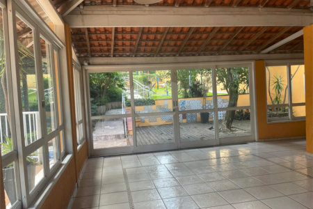 Casa à venda com 3 quartos, sendo 1 suíte,  no condomínio Vilagio Viccino, São Paulo - SP
