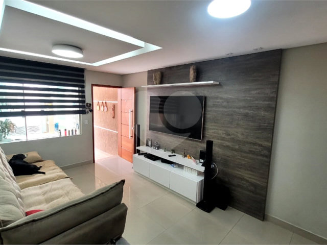 Sobrado à venda com 3 quartos, sendo 1 suíte,  em Vila Nivi, São Paulo, SP