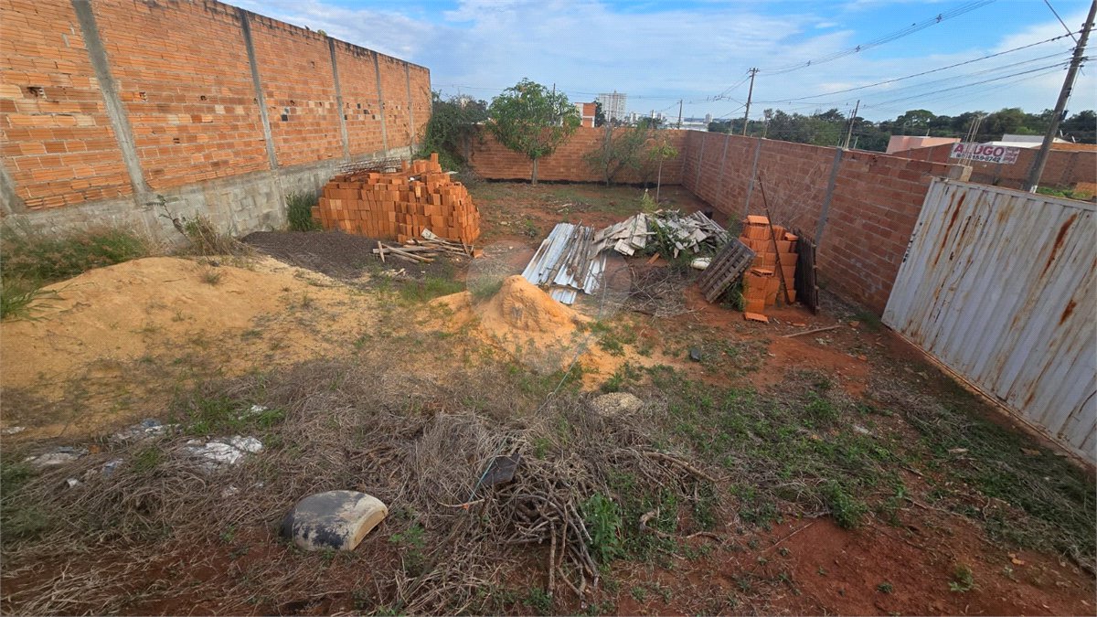 Sobrado à venda com 2 quartos em Cidade Jardim, Araraquara, SP