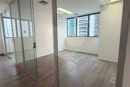 Sala à venda em Cidade Monções, São Paulo, SP