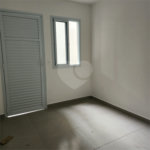 Casa à venda com 2 quartos, sendo 1 suíte, no condomínio Residencial Sanches, São Paulo - SP