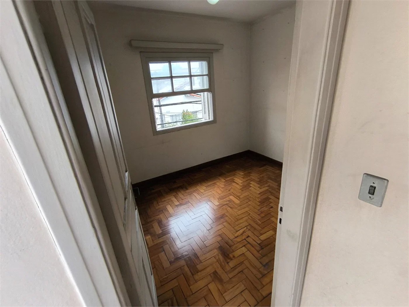 Sobrado à venda com 5 quartos, sendo 1 suíte, em Jardim Trussardi, São Paulo, SP