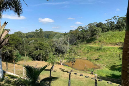 Chácara à venda ou para alugar com 5 quartos, sendo 4 suítes,  em Ouro Fino, Santa Isabel, SP