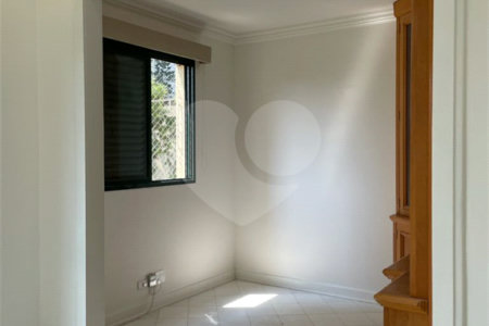 Apartamento à venda com 3 quartos, sendo 1 suíte,  em Vila Suzana, São Paulo, SP