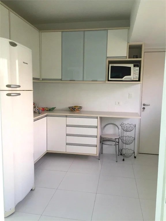 Apartamento à venda com 3 quartos em Pitangueiras, Guarujá, SP