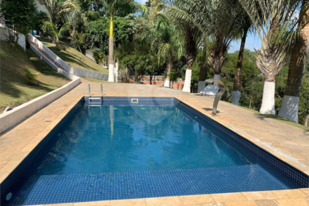 Chácara à venda ou para alugar com 5 quartos, sendo 4 suítes,  em Ouro Fino, Santa Isabel, SP