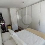 Sobrado à venda com 4 quartos, sendo 1 suíte, em Vila Prel, São Paulo, SP