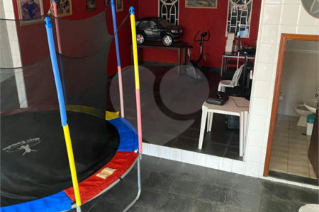 Sobrado à venda com 4 quartos, sendo 3 suítes, em Vila Gustavo, São Paulo, SP